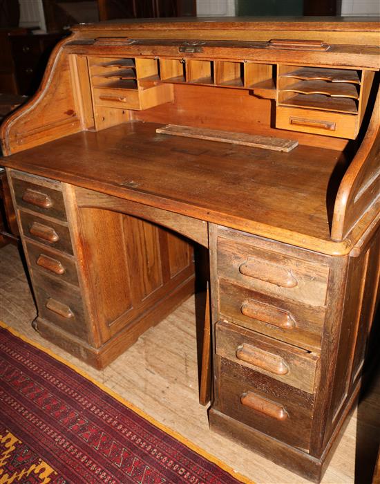 Roll top desk